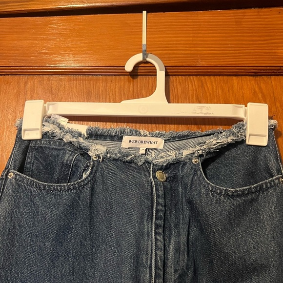 WeWoreWhat NWT Frayed WB Straight Jeans Color True Blue Size 28 - Picture 2 of 7